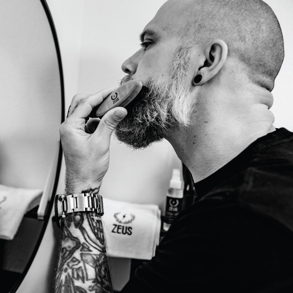 Zeus Beard Vegan Pocket Brush in use