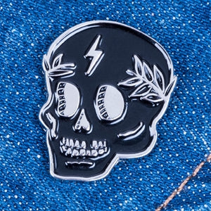 Zeus Robe Pin Skull Enamel Pin – Zeus